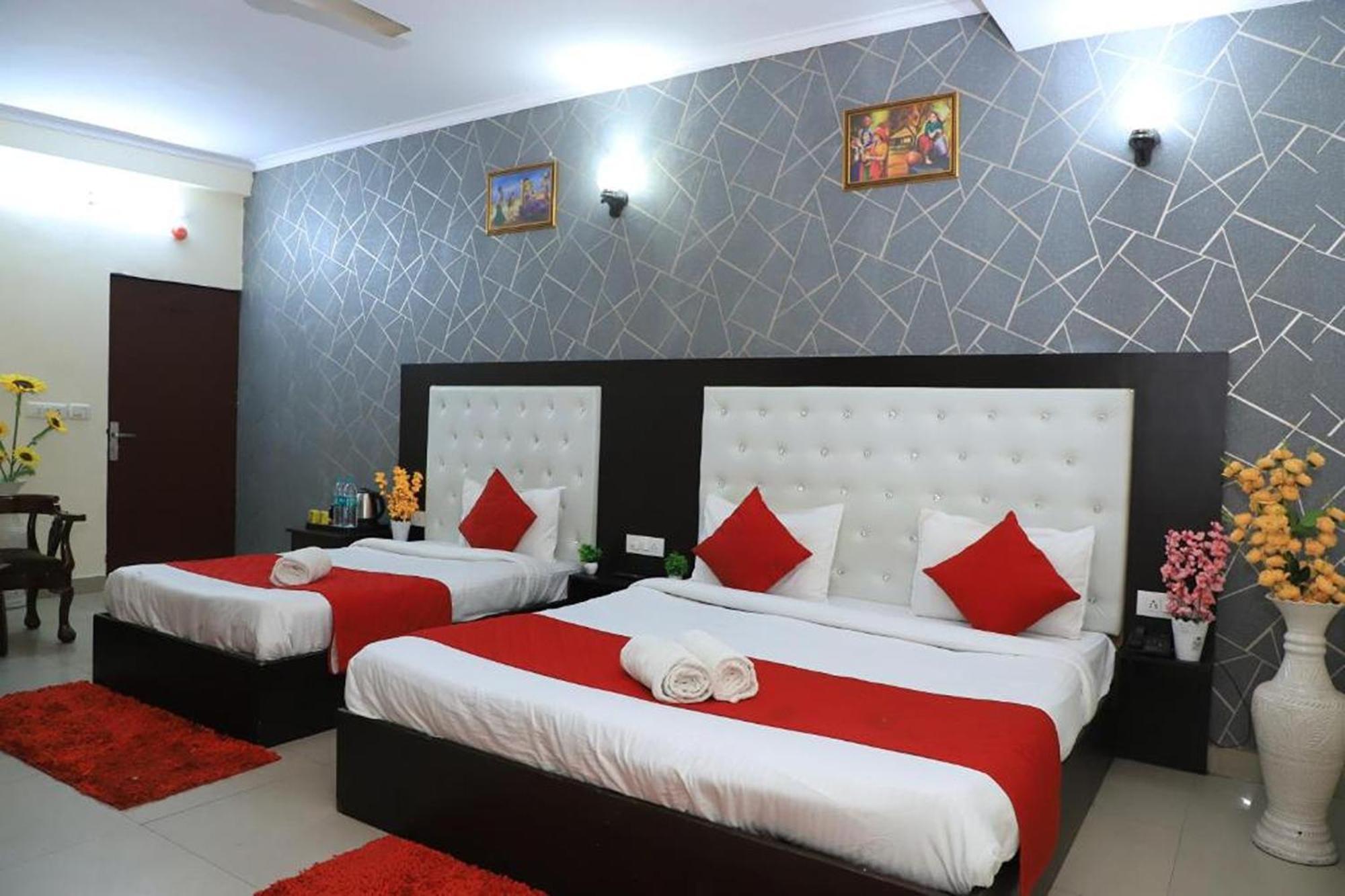 Hotel Global Inn By Quality Inn New Delhi Exterior photo