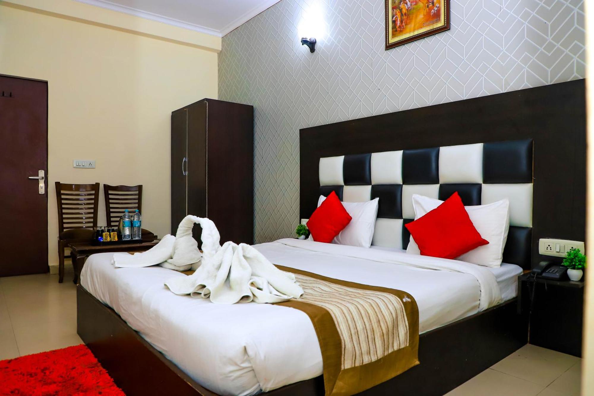 Hotel Global Inn By Quality Inn New Delhi Exterior photo